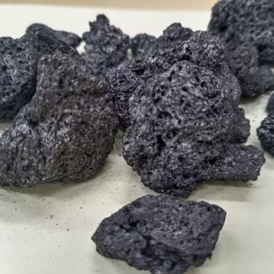 내 산화성 가탄제는 화학 산업을 위한 석유 코크스를  하소했습니다
